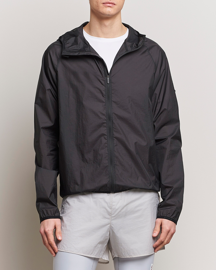 Hombres | Chaquetas outdoor | District Vision | Ultralight Packable DWR Wind Jacket Black