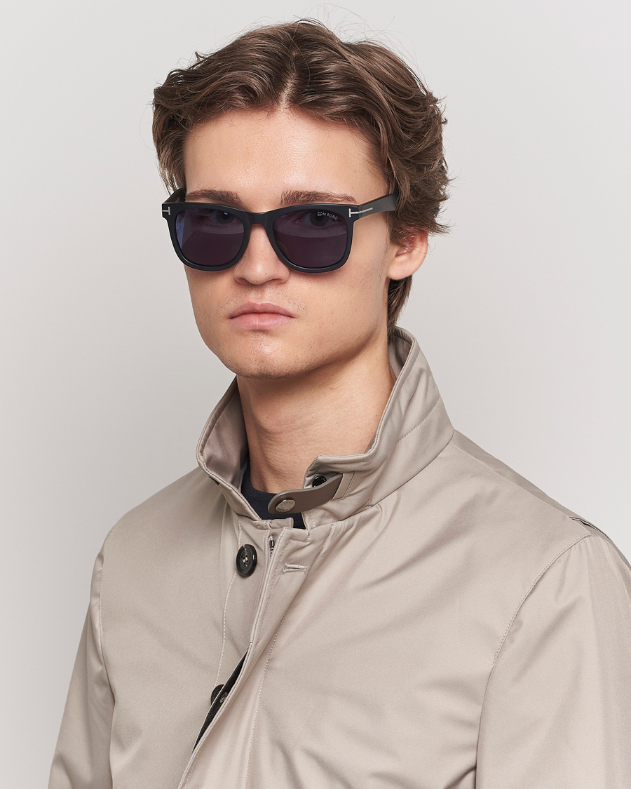 Hombres | Gafas de sol | Tom Ford | Kevyn FT1099 Sunglasses Black/Blue