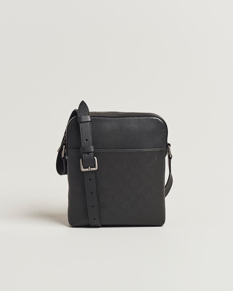 Hombres | Louis Vuitton Pre-Owned Damier Infini Pochette District Shoulder Bag | Louis Vuitton Pre-Owned | Damier Infini Pochette District Shoulder Bag