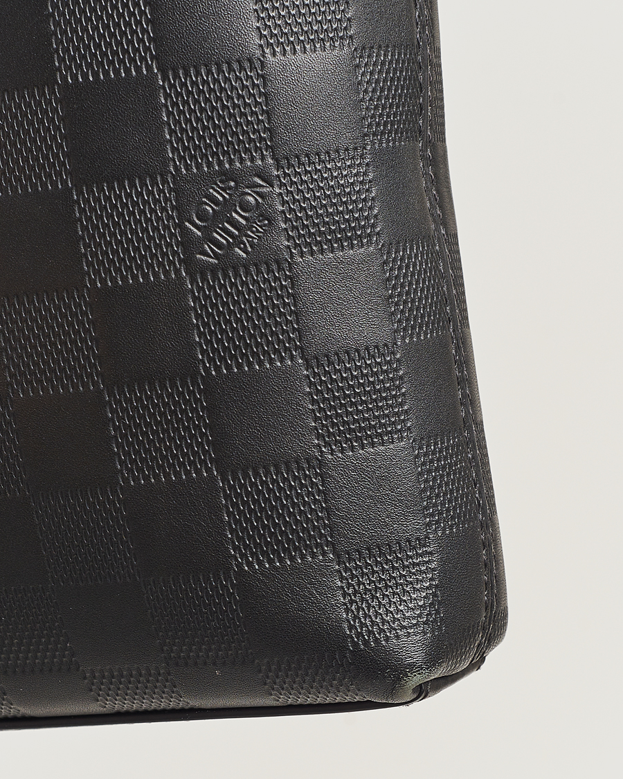 Hombres | Louis Vuitton Pre-Owned Damier Infini Pochette District Shoulder Bag | Louis Vuitton Pre-Owned | Damier Infini Pochette District Shoulder Bag