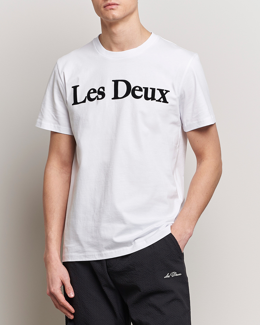 Hombres | Ropa | LES DEUX | Charles Logo T-Shirt Wihte