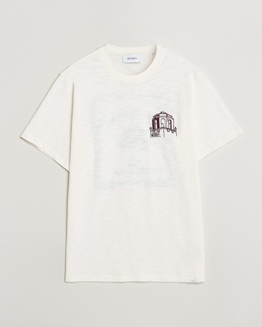 Hombres | Camisetas | LES DEUX | Hotel Embroidery T-Shirt Ivory