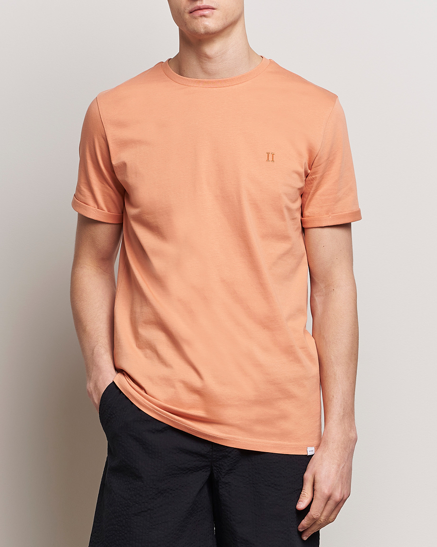 Hombres | Nuevas imágenes de productos | LES DEUX | Nørregaard Cotton T-Shirt Baked Papaya Orange