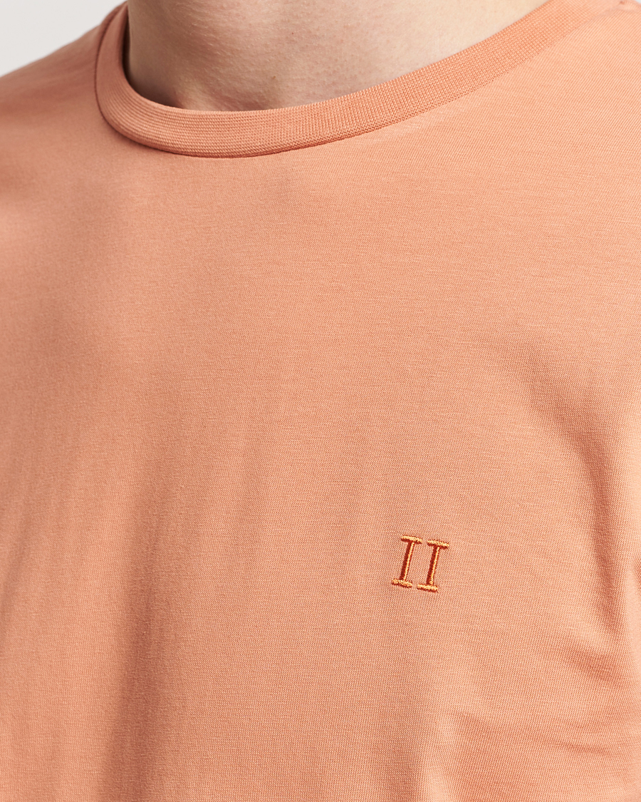 Hombres | Camisetas | LES DEUX | Nørregaard Cotton T-Shirt Baked Papaya Orange