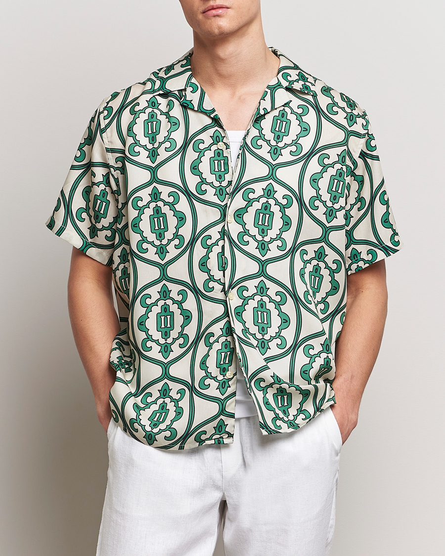 Hombres | Novedades | LES DEUX | Ornament Print Tencel Shirt Ivory/Green