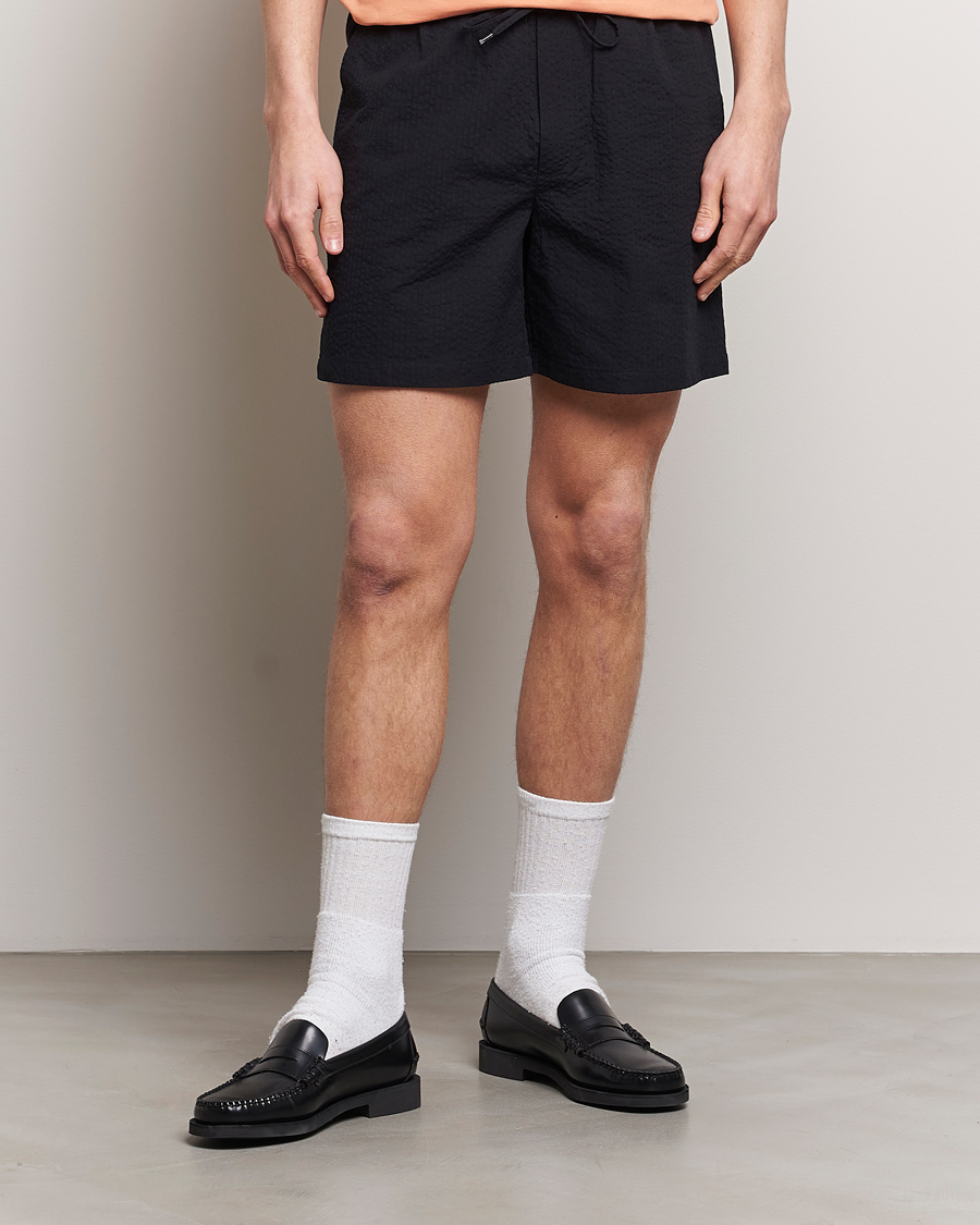 Hombres | Pantalones cortos con cordones | LES DEUX | Patrick Seersucker Shorts Black