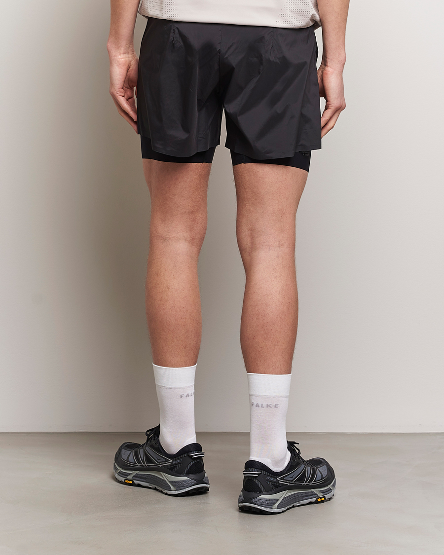 Hombres | Pantalones cortos | Satisfy | TechSilk 5 Inch Shorts Black