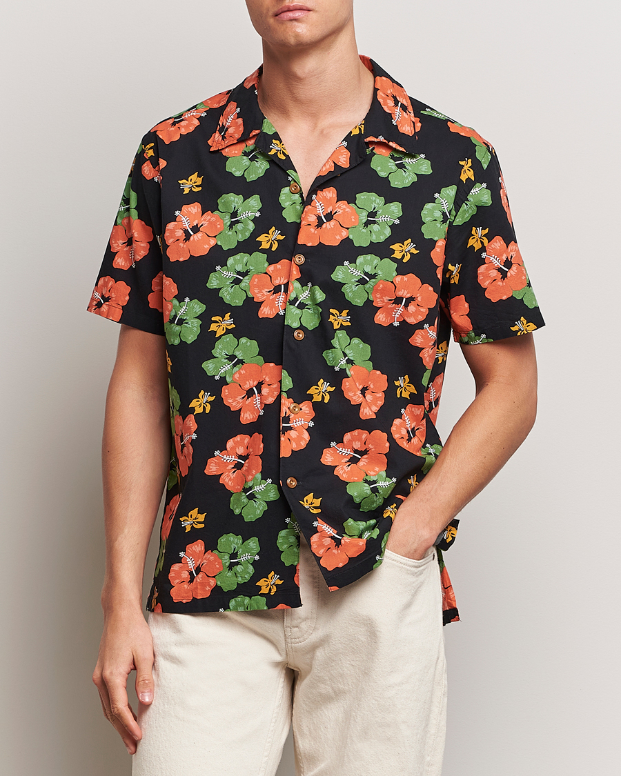 Hombres |  | Nudie Jeans | Arvid Flower Hawaii Shirt Black