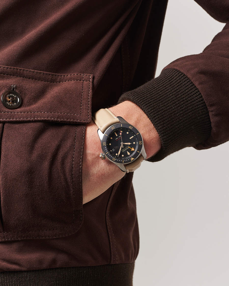 Hombres | Bremont S302 GMT Diver 40mm Sahara | Bremont | S302 GMT Diver 40mm Sahara