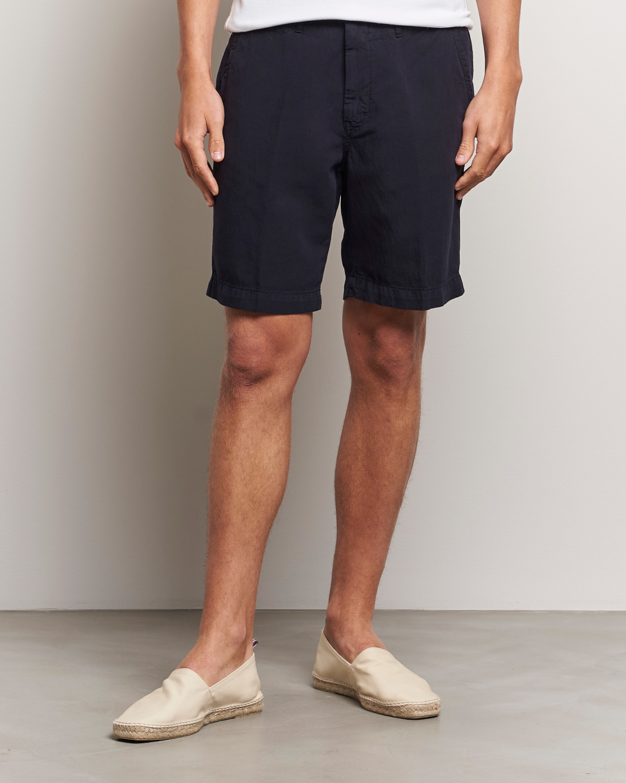 Hombres |  | Oscar Jacobson | Poggio Washed Linen Shorts Navy