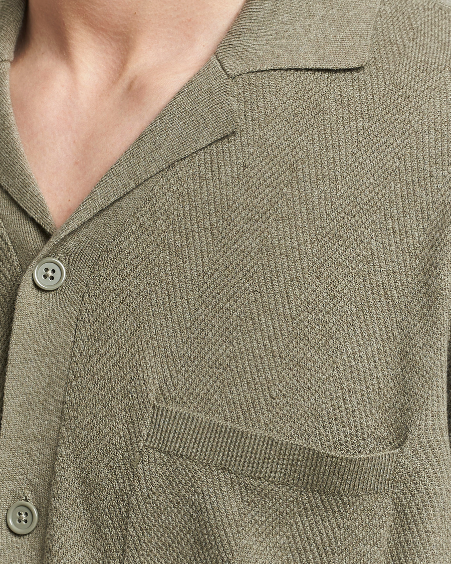 Hombres | Camisas | A Day's March | Yamu Knitted Herringbone Shirt Olive