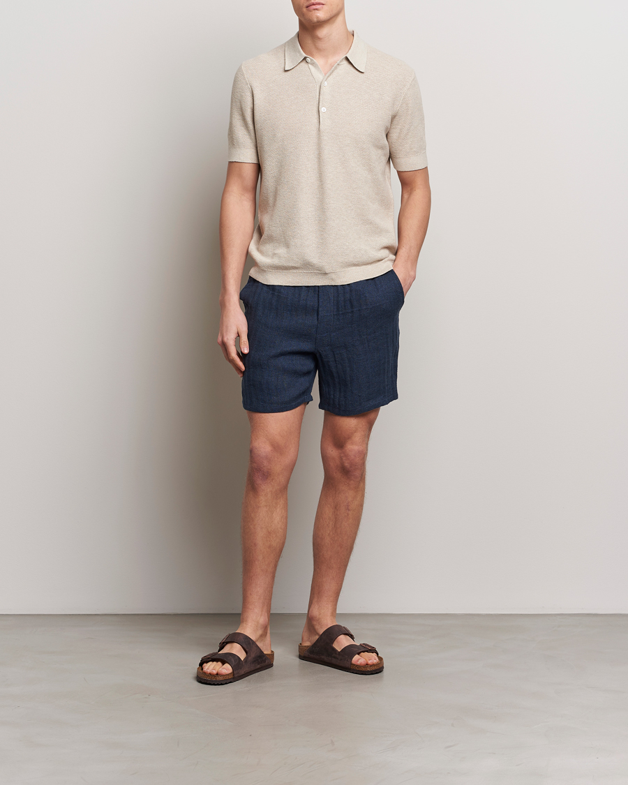 Hombres | Pantalones cortos | A Day's March | Ipu Herringbone Linen Drawstring Shorts Indigo Blue