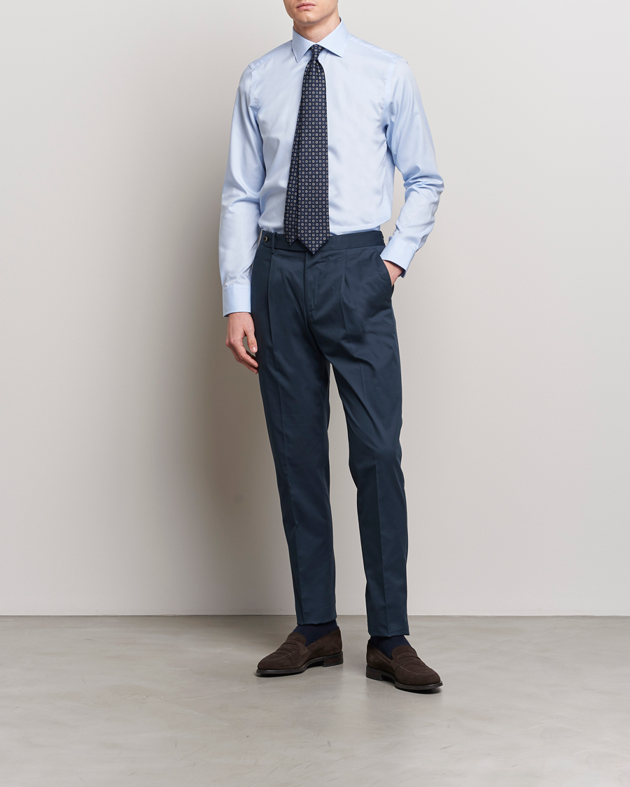 Hombres | Formal | Oscar Jacobson | Slim Fit Cut Away Non Iron Twill Light Blue