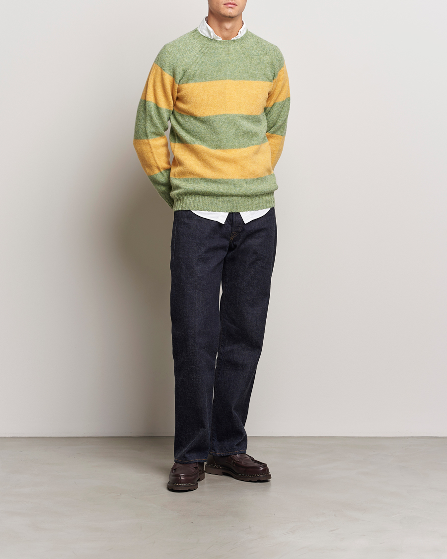 Hombres | Jerséis y prendas de punto | Harley Of Scotland | Block Stripe Lambswool Crewneck Yellow/Green