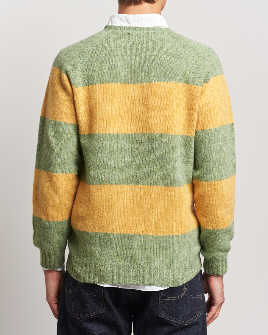 Hombres | Jerséis y prendas de punto | Harley Of Scotland | Block Stripe Lambswool Crewneck Yellow/Green