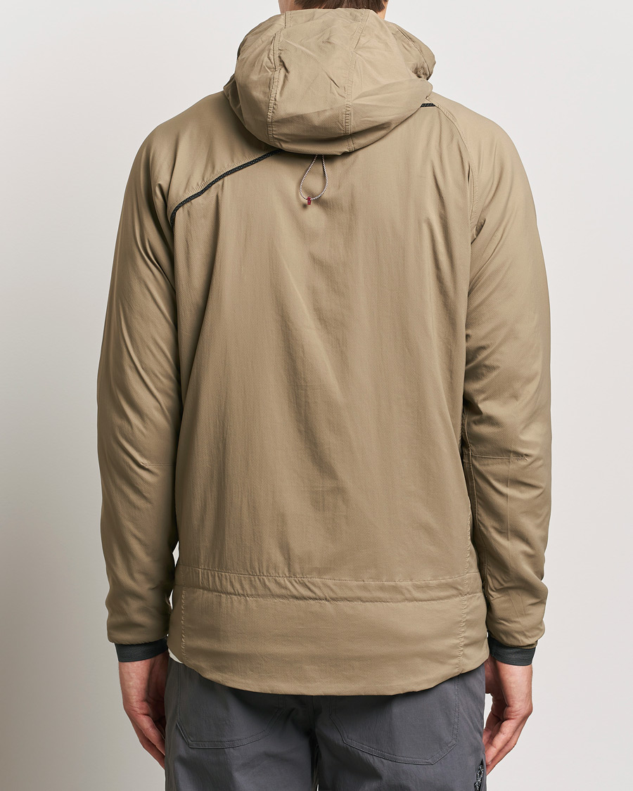 Hombres | Abrigos y chaquetas | Klättermusen | 74 Levitend Active Hooded Jacket Dark Khaki