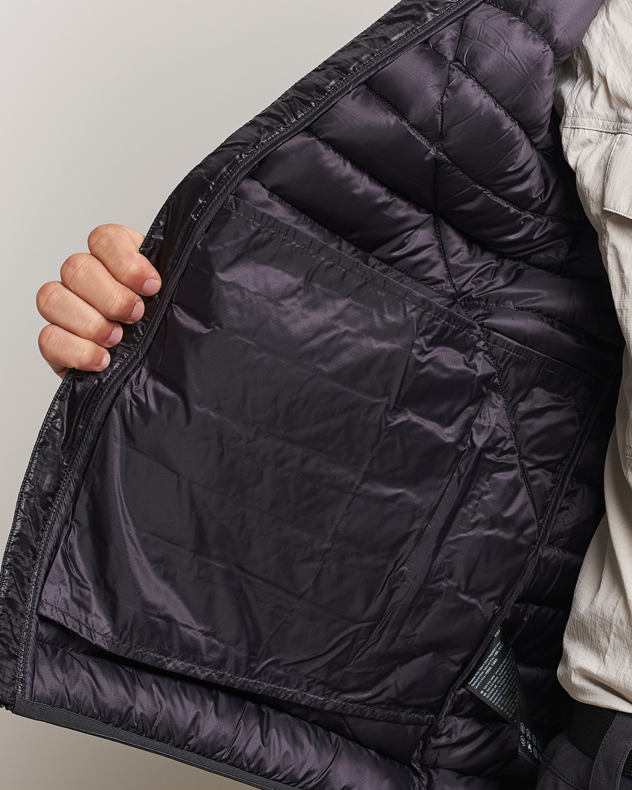 Hombres | Abrigos y chaquetas | Klättermusen | Lopt Lightweight Down Vest Raven