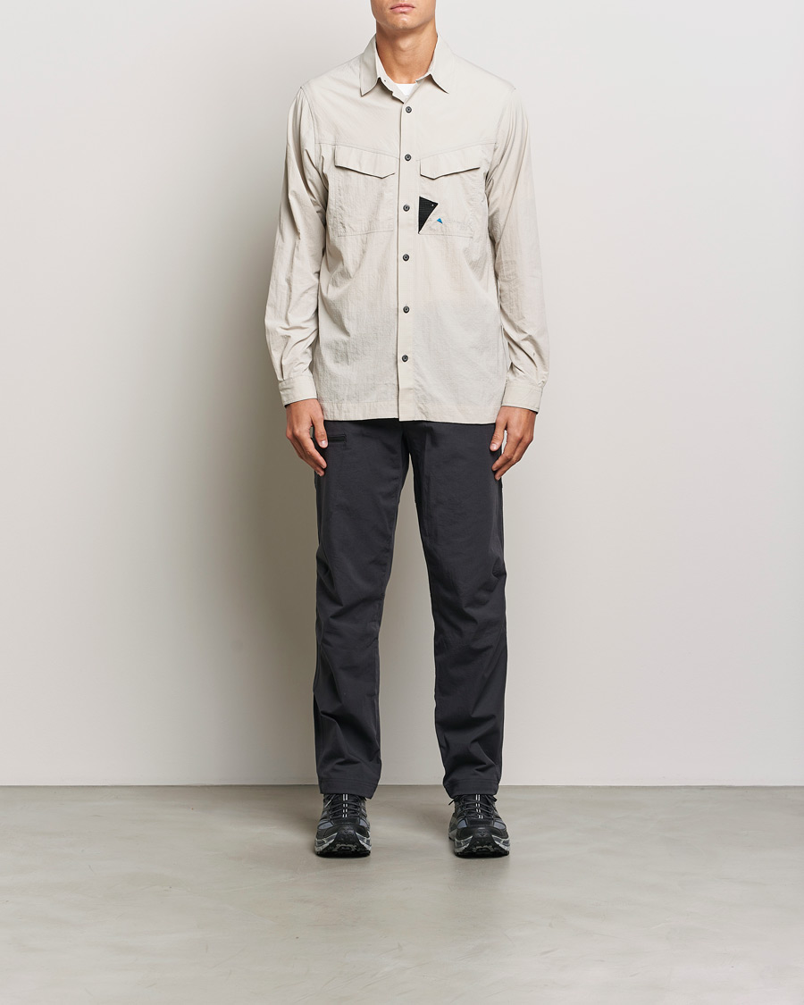 Hombres | Camisas | Klättermusen | Syn Lightweight Ripstop Shirt Silver Creme