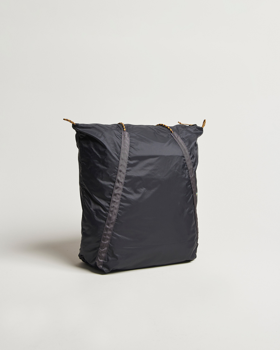 Hombres | Bolsos | Klättermusen | KlättermusenGebo 23L Lightweight TotebagRaven