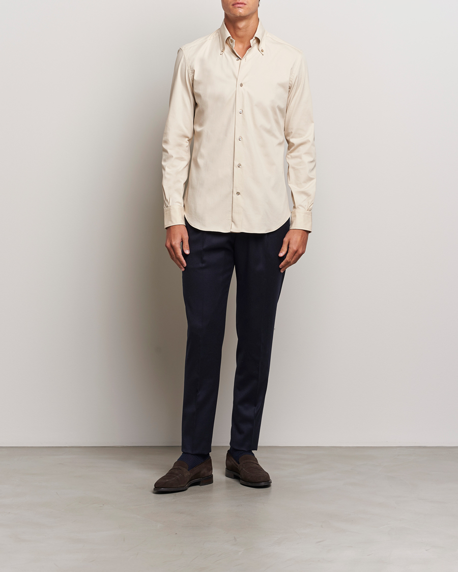 Hombres | Camisas | Mazzarelli | Soft Garment Dyed Button Down Shirt Beige
