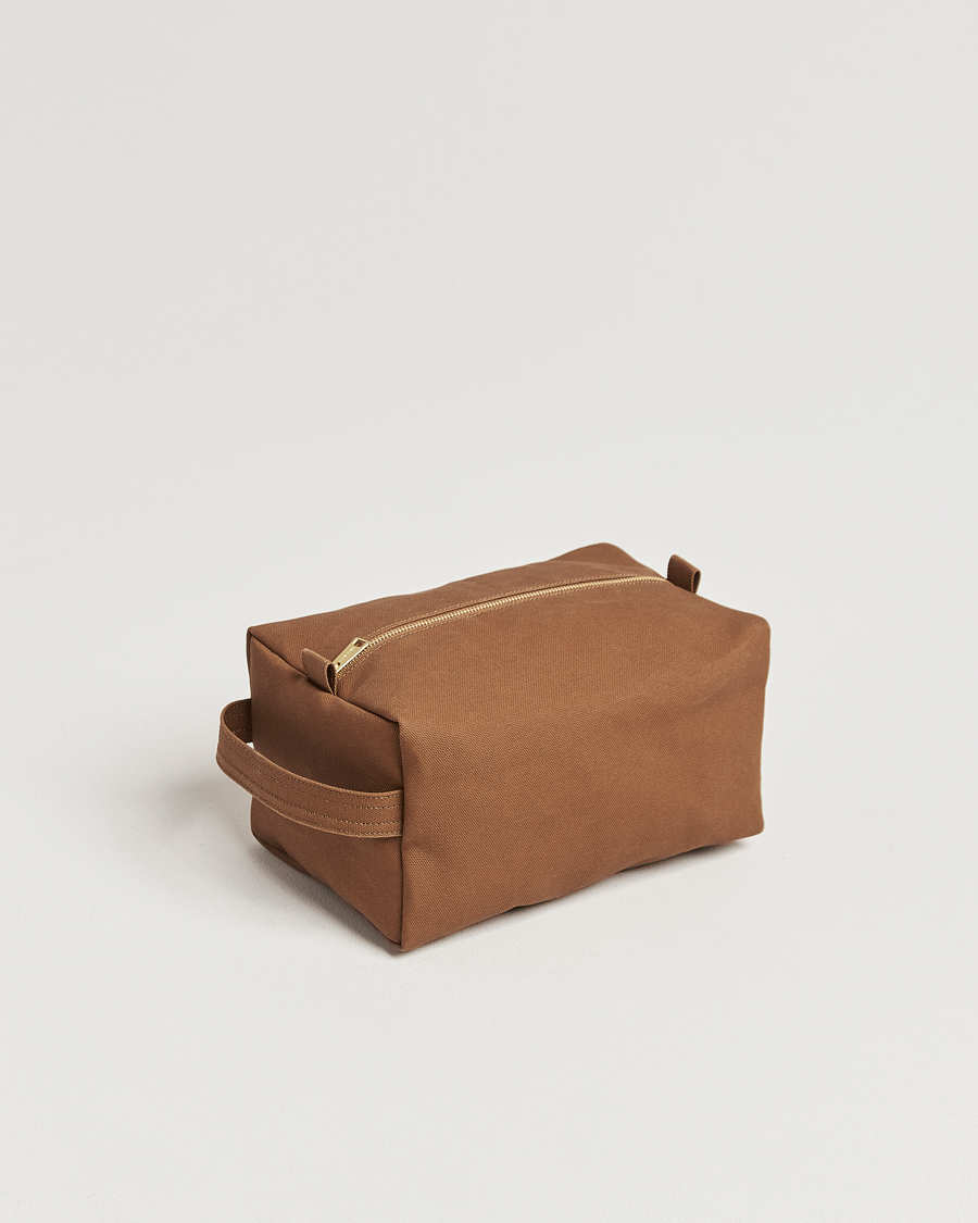 Hombres | Carhartt WIP Canvas Washbag Hamilton Brown | Carhartt WIP | Canvas Washbag Hamilton Brown