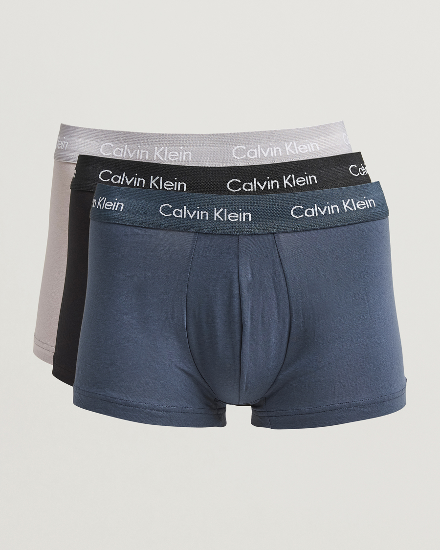 Hombres | Ropa interior y calcetines | Calvin Klein | Cotton Stretch 3-Pack Low Rise Trunk Black/Blue/Grey