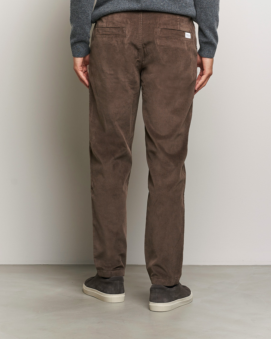 Hombres | Pantalones | KnowledgeCotton Apparel | Chuck Regular Cord Trousers Chocolate