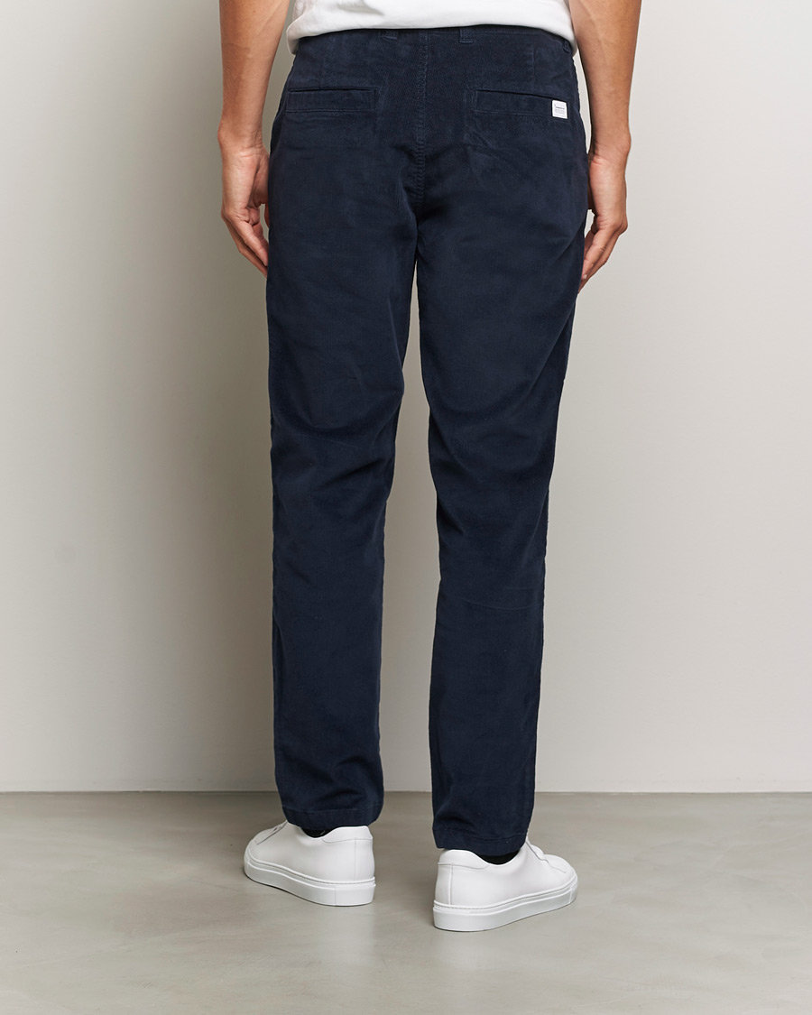 Hombres | Pantalones | KnowledgeCotton Apparel | Chuck Regular Cord Trousers Night Sky