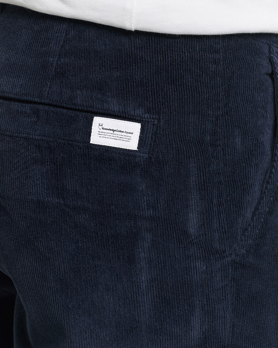 Hombres | Pantalones | KnowledgeCotton Apparel | Chuck Regular Cord Trousers Night Sky