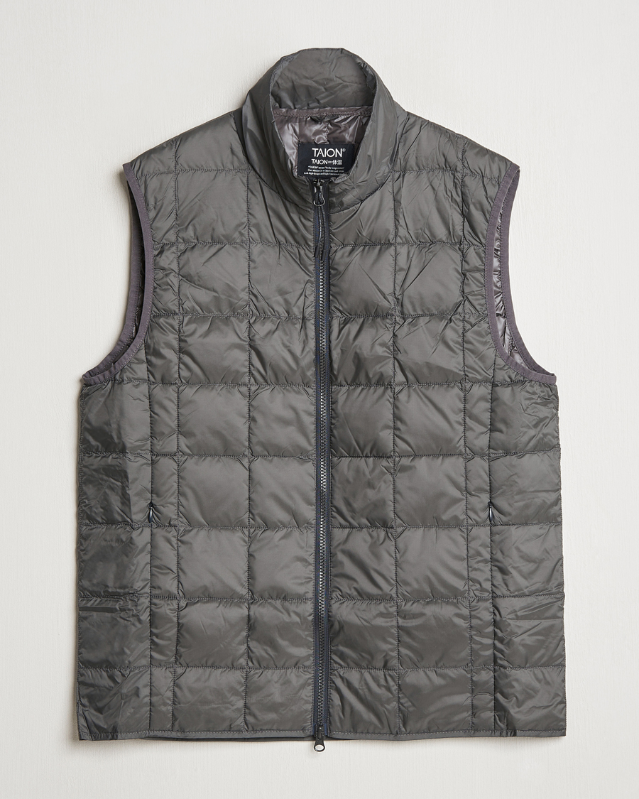 Hombres | Abrigos y chaquetas | TAION | High Neck Full Zip Lightweight Down Vest Charcoal