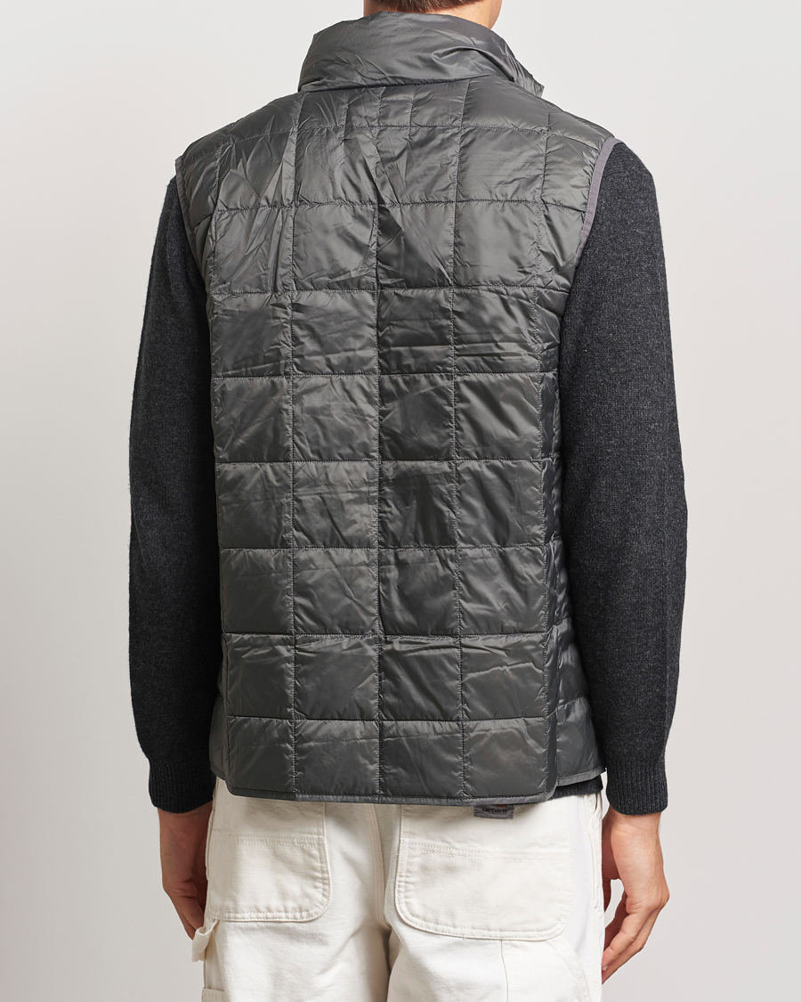 Hombres | Abrigos y chaquetas | TAION | High Neck Full Zip Lightweight Down Vest Charcoal