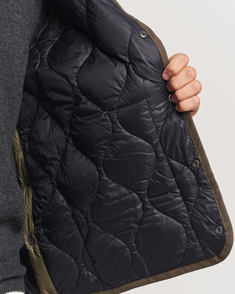 Hombres | Abrigos y chaquetas | TAION | Military Crew Neck Down Vest Dark Olive