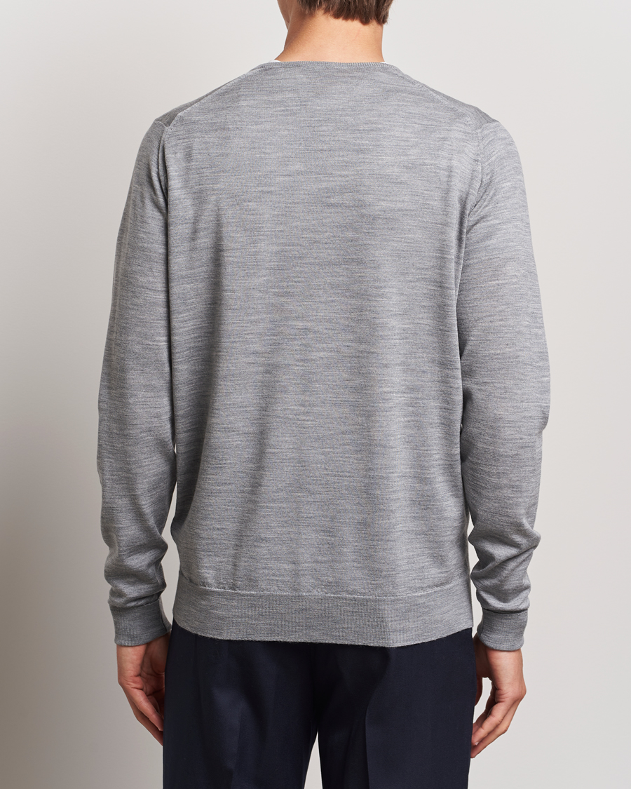 Hombres | Jerséis y prendas de punto | John Smedley | Bobby Extra Fine Merino V-Neck Pullover Silver Grey