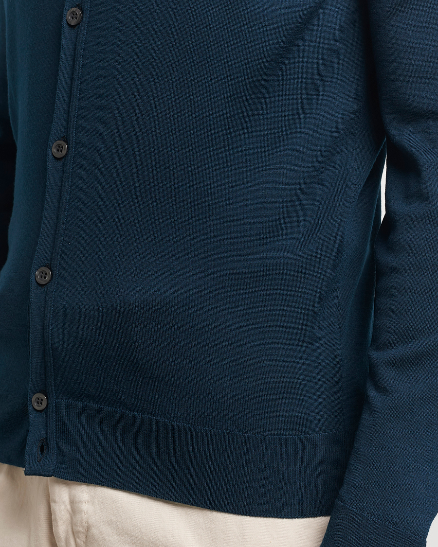 Hombres | Jerséis y prendas de punto | John Smedley | Petworth Extra Fine Merino Cardigan Orion Green