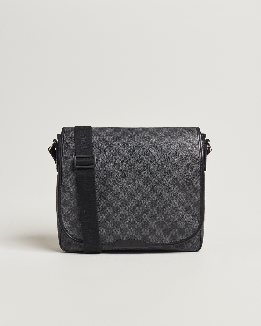 Hombres | Louis Vuitton Pre-Owned Daniel MM Shoulder Bag Damier Graphite | Louis Vuitton Pre-Owned | Daniel MM Shoulder Bag Damier Graphite