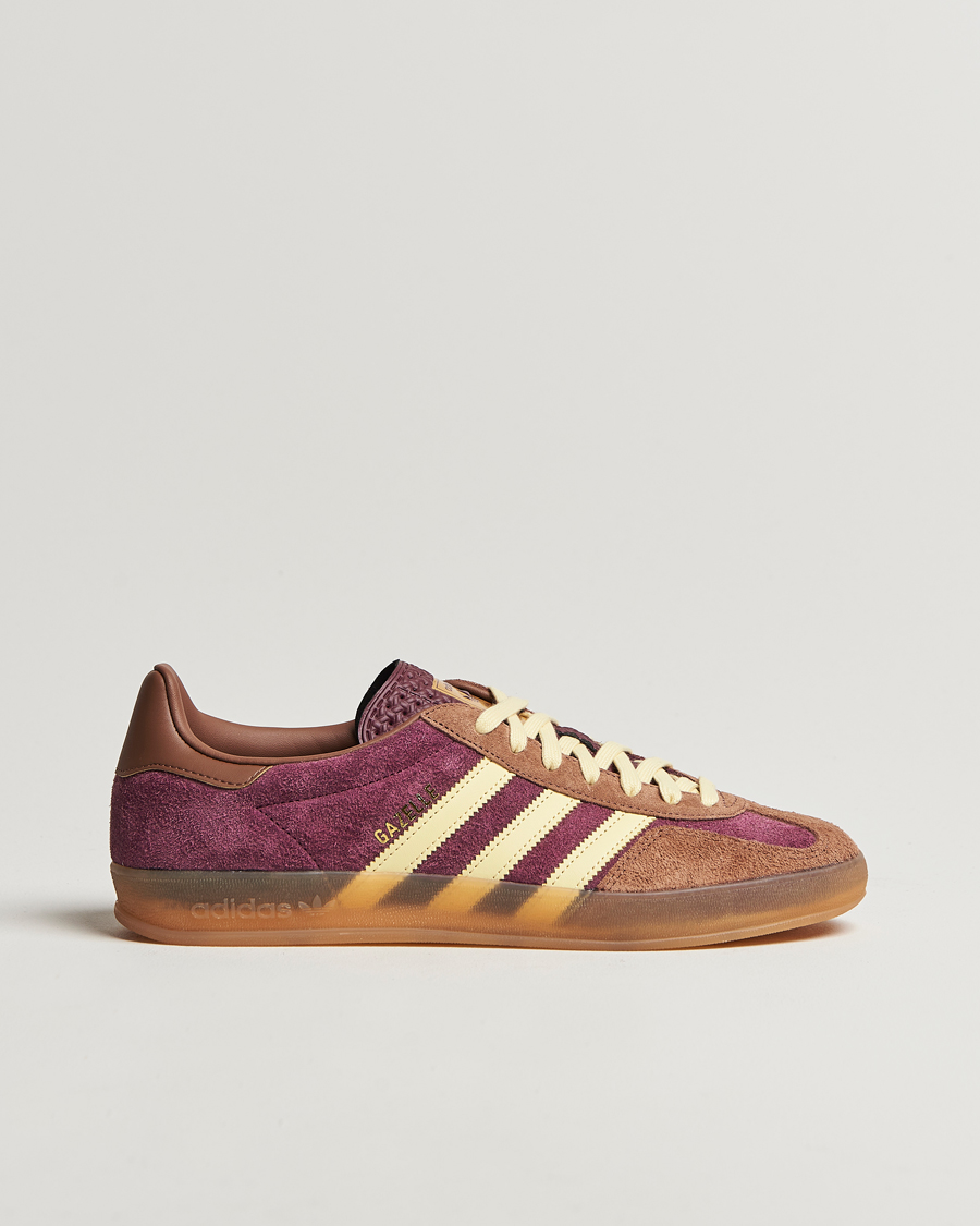 Hombres | adidas Originals Gazelle Indoor Two Tone Sneaker Burgundy | adidas Originals | Gazelle Indoor Two Tone Sneaker Burgundy