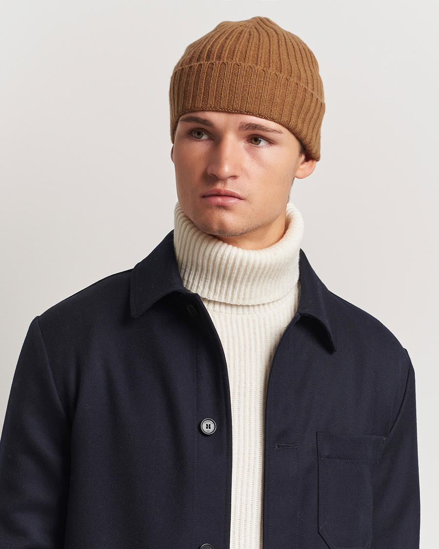 Hombres | Amanda Christensen Rib Knitted Cashmere Cap Nougat | Amanda Christensen | Rib Knitted Cashmere Cap Nougat