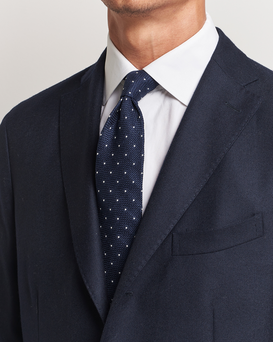 Hombres | Amanda Christensen Silk Grenadine Dot 8cm Tie Navy | Amanda Christensen | Silk Grenadine Dot 8cm Tie Navy