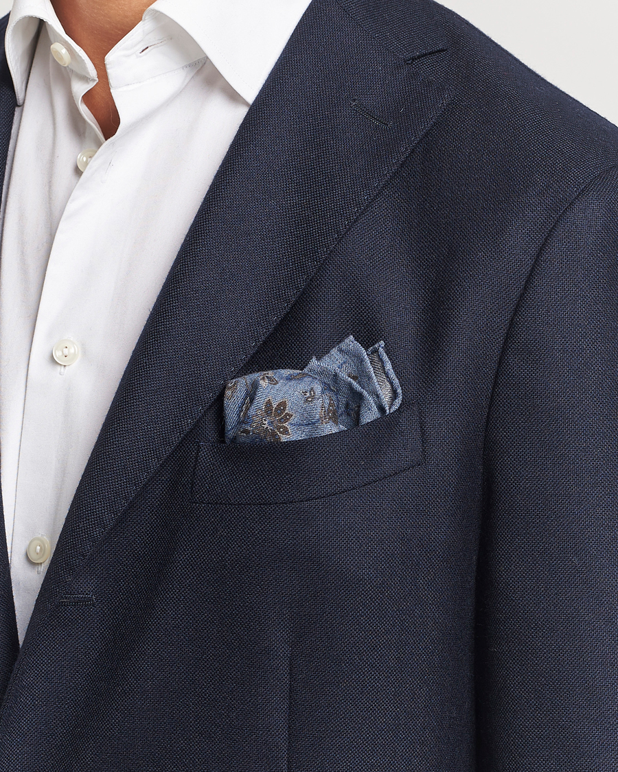 Hombres | Amanda Christensen Wool Flannel Printed Flower Pocket Square Blue | Amanda Christensen | Wool Flannel Printed Flower Pocket Square Blue
