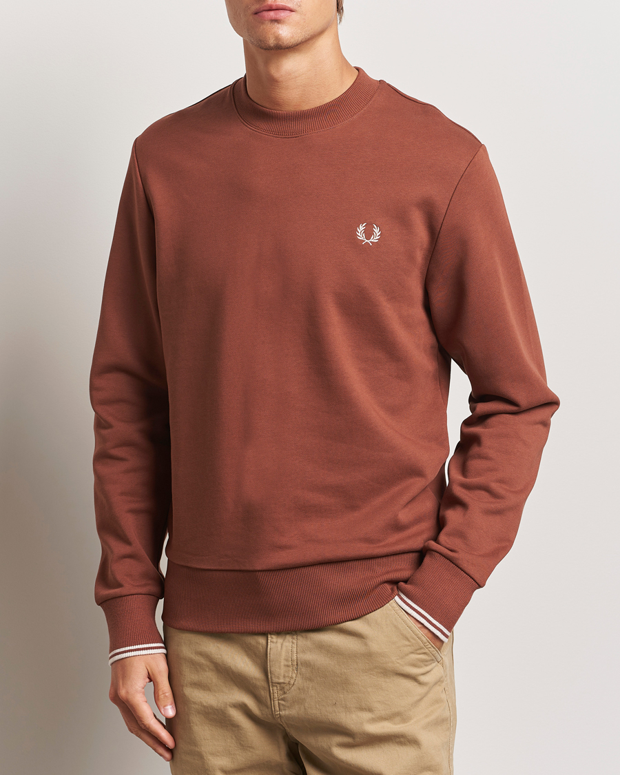 Hombres | Jerséis y prendas de punto | Fred Perry | Crew Neck Sweatshirt Whiskey Brown