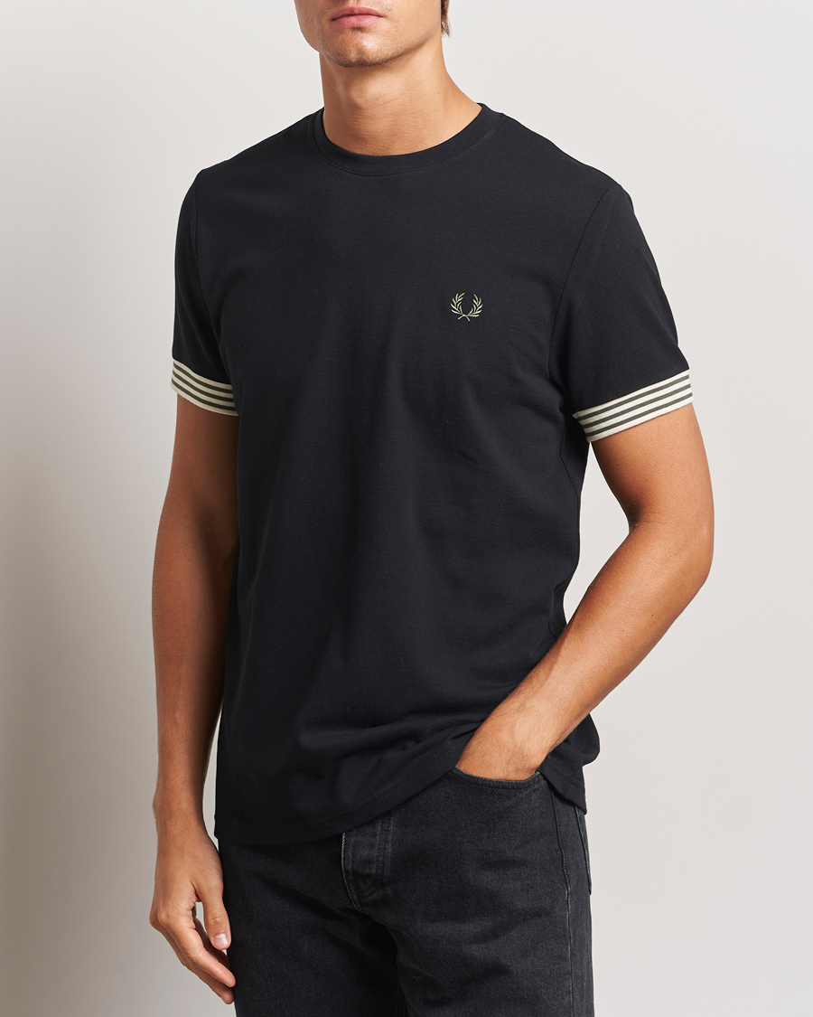 Hombres | Camisetas | Fred Perry | Striped Cuff Crew Neck T-Shirt Black