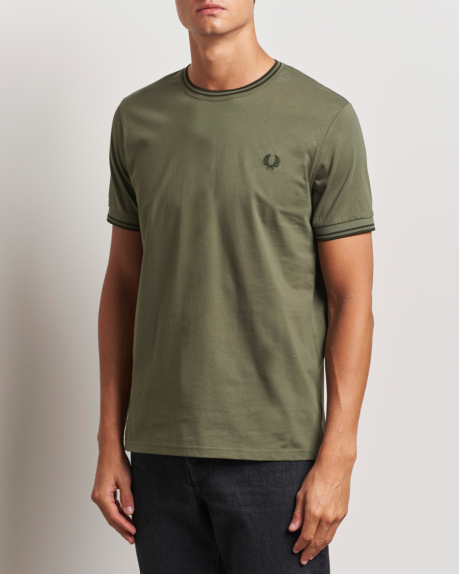 Hombres | Camisetas | Fred Perry | Twin Tipped T-Shirt Laurel Green