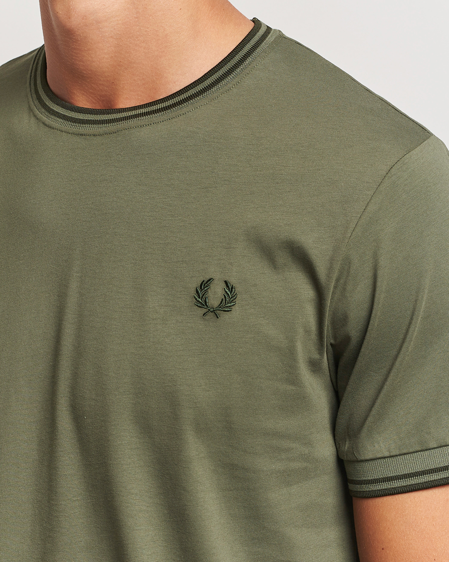 Hombres | Camisetas | Fred Perry | Twin Tipped T-Shirt Laurel Green