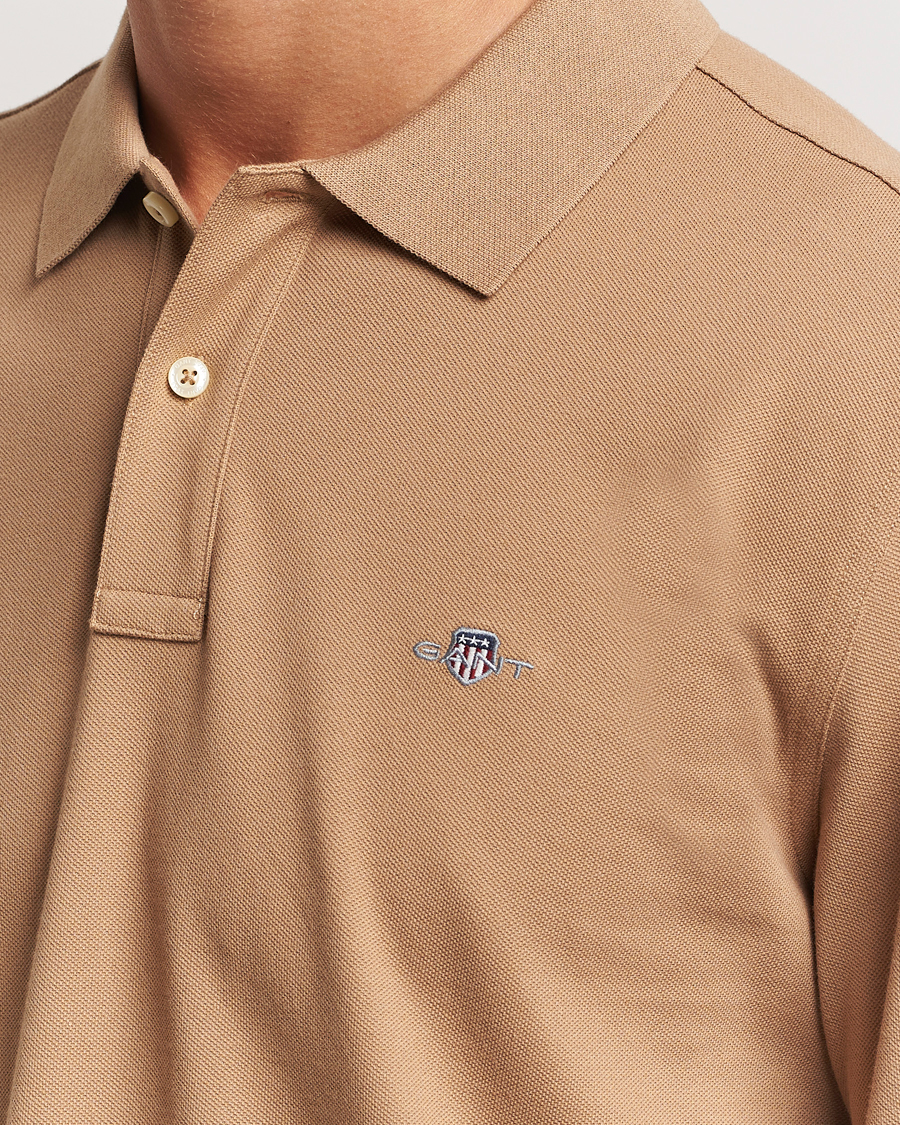 Hombres | Jerséis y prendas de punto | GANT | Regular Shield Pique Polo Warm Khaki