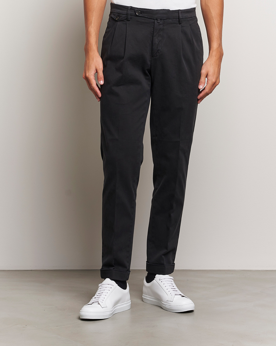 Hombres | Pantalones | Briglia 1949 | Easy Fit Pleated Cotton Stretch Chino Black