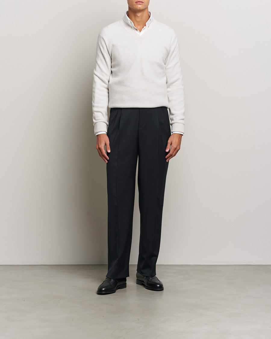 Hombres | Jerséis y prendas de punto | Brioni | Rib Cashmere V-Neck Sweater Light Grey