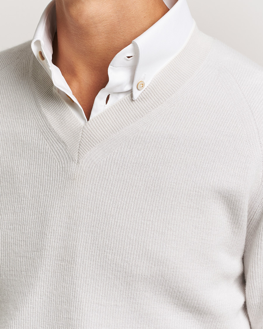 Hombres | Jerséis y prendas de punto | Brioni | Rib Cashmere V-Neck Sweater Light Grey