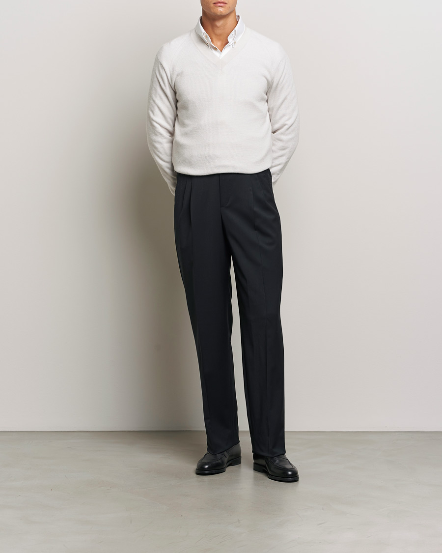 Hombres | Pantalones | Brioni | Pleated Wool Trousers Navy