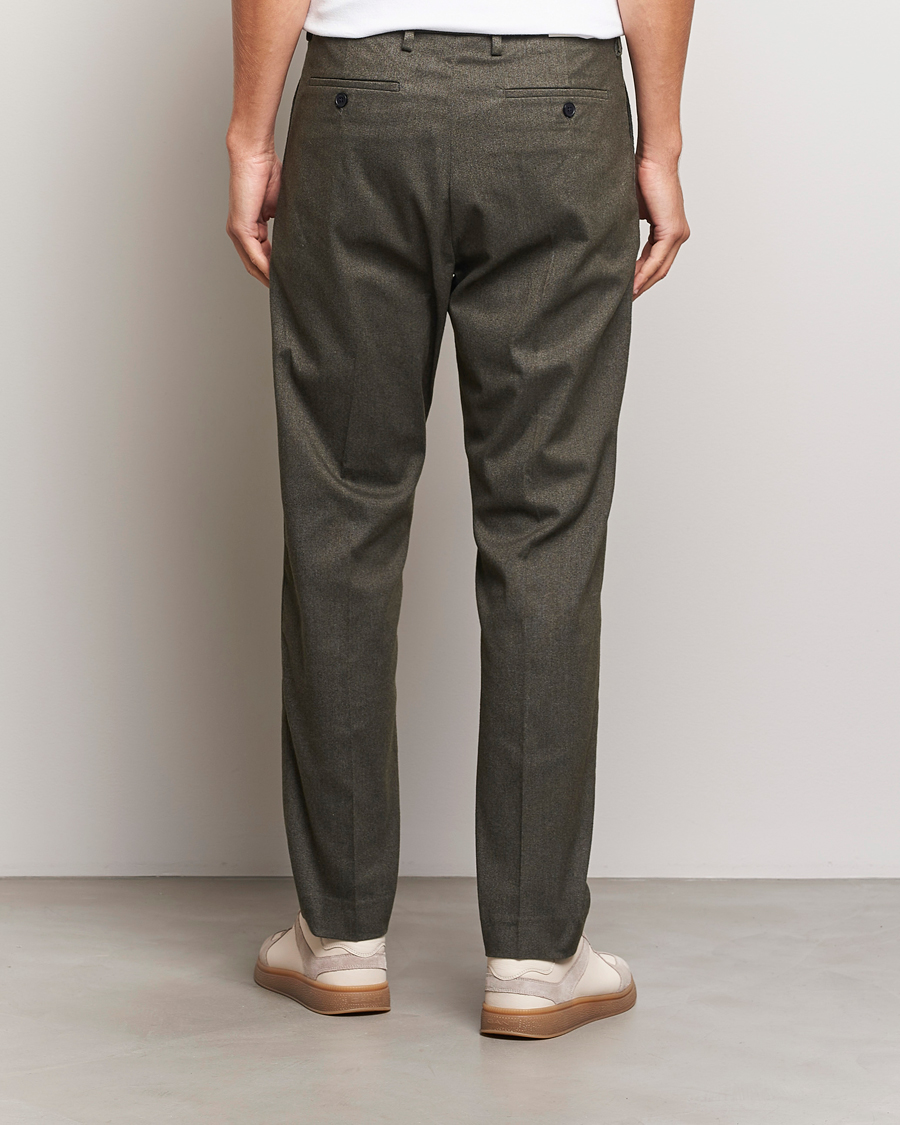 Hombres | Pantalones | NN07 | Bill Pleated Brushed Cotton Trousers Dark Army