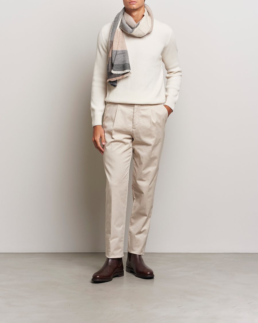 Hombres | Pantalones | Brunello Cucinelli | Slim Fit Pleated Trousers Light Beige